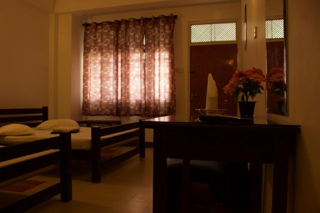 Hotel Senora Катарагама Экстерьер фото