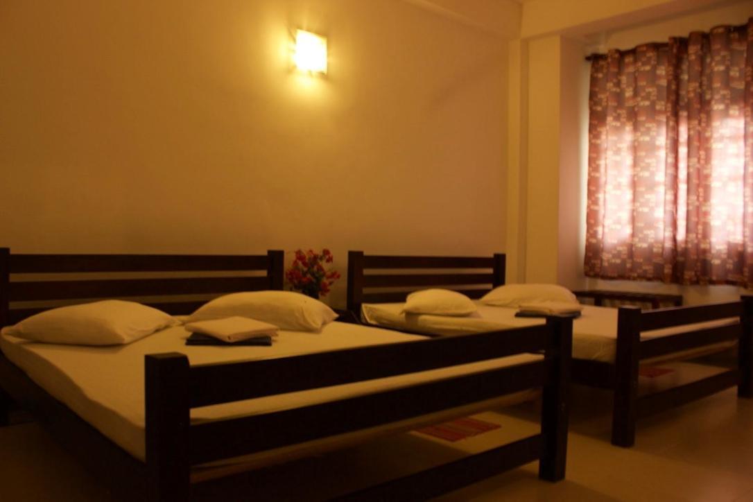 Hotel Senora Катарагама Экстерьер фото