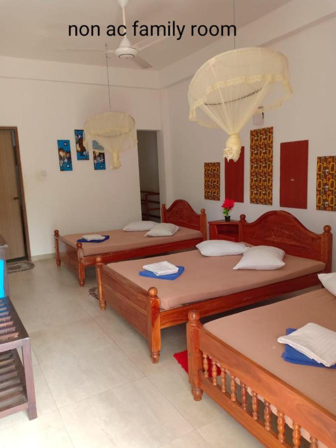 Hotel Senora Катарагама Экстерьер фото