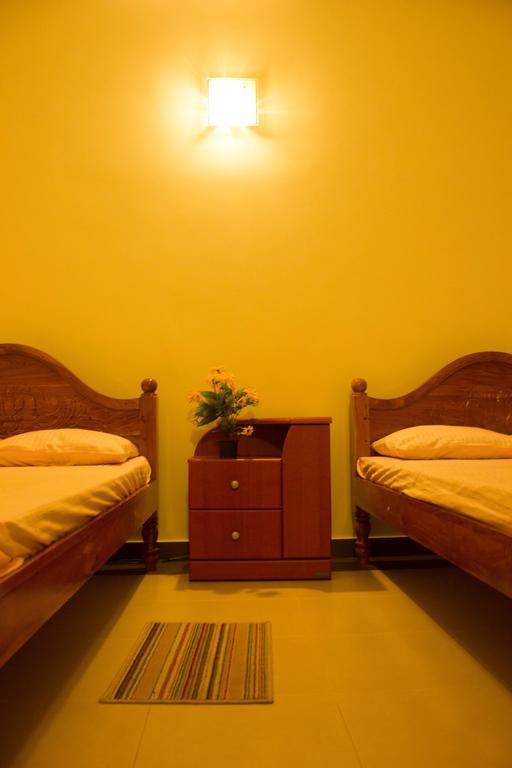 Hotel Senora Катарагама Номер фото