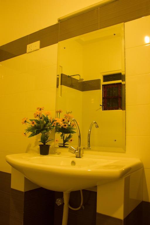 Hotel Senora Катарагама Экстерьер фото
