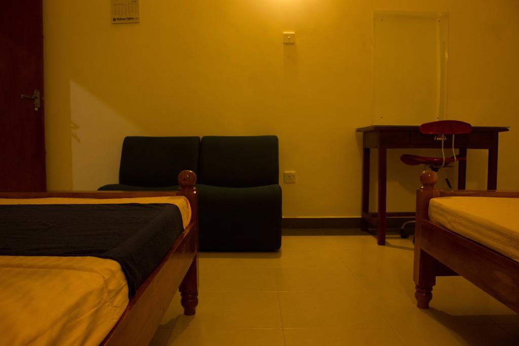 Hotel Senora Катарагама Экстерьер фото
