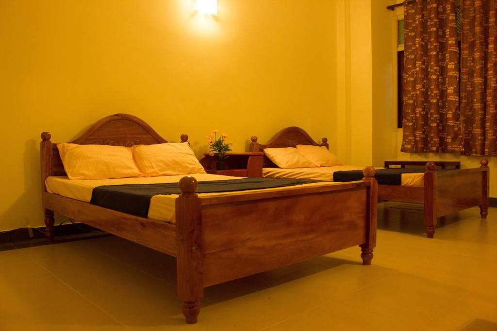 Hotel Senora Катарагама Номер фото