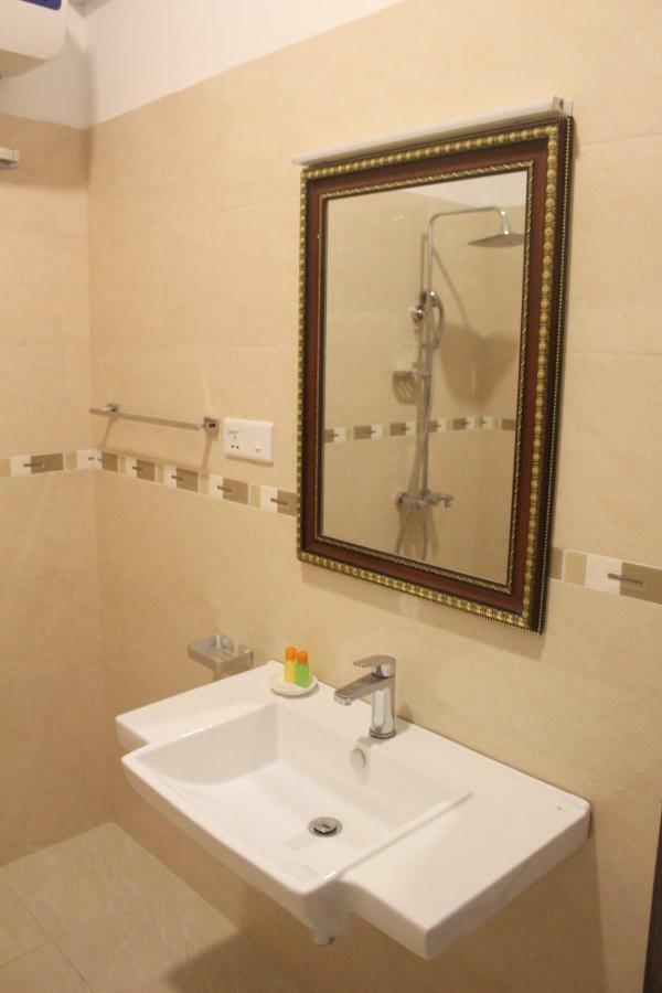 Hotel Senora Катарагама Экстерьер фото