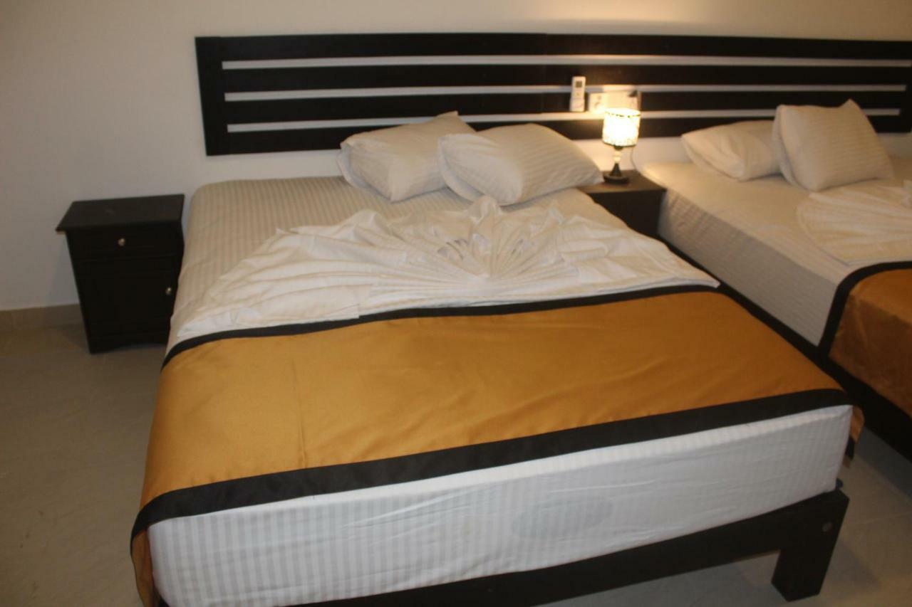 Hotel Senora Катарагама Экстерьер фото
