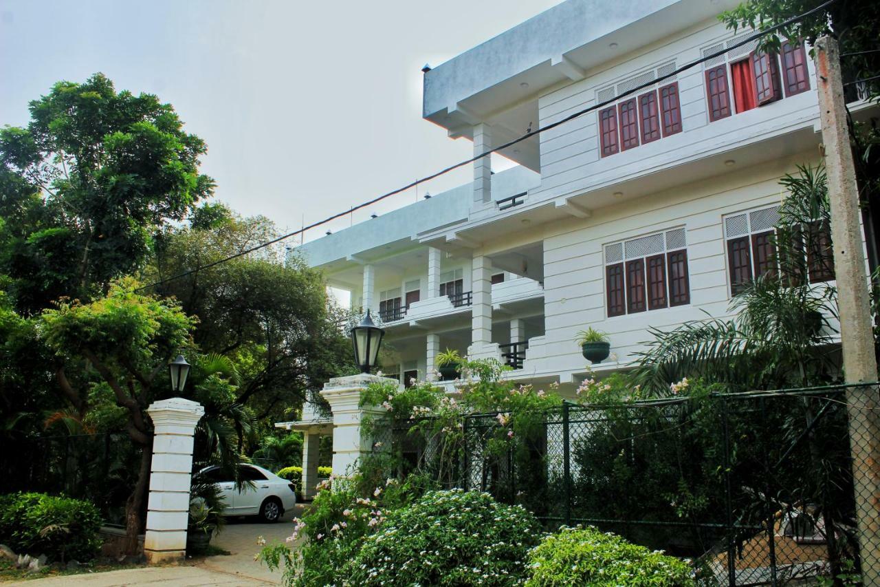 Hotel Senora Катарагама Экстерьер фото