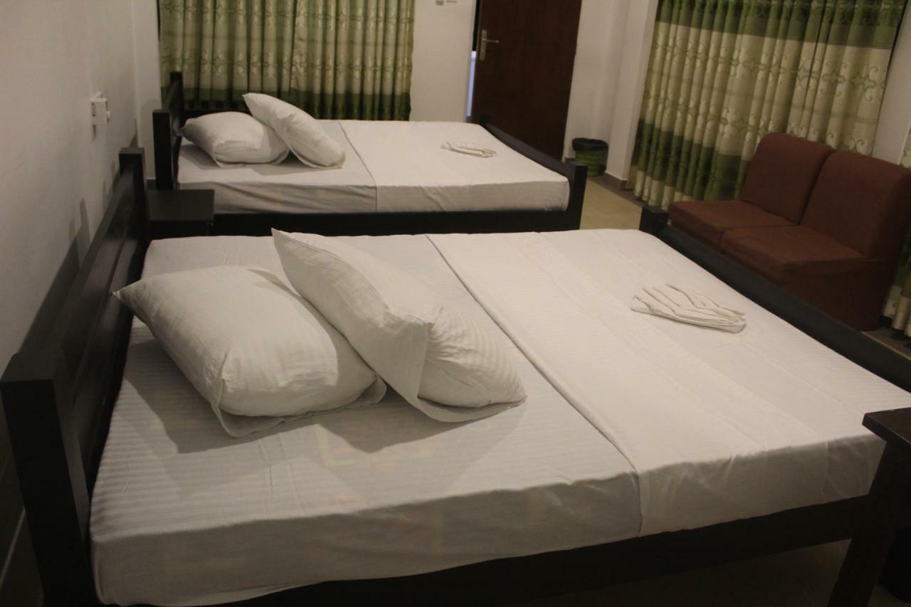 Hotel Senora Катарагама Экстерьер фото