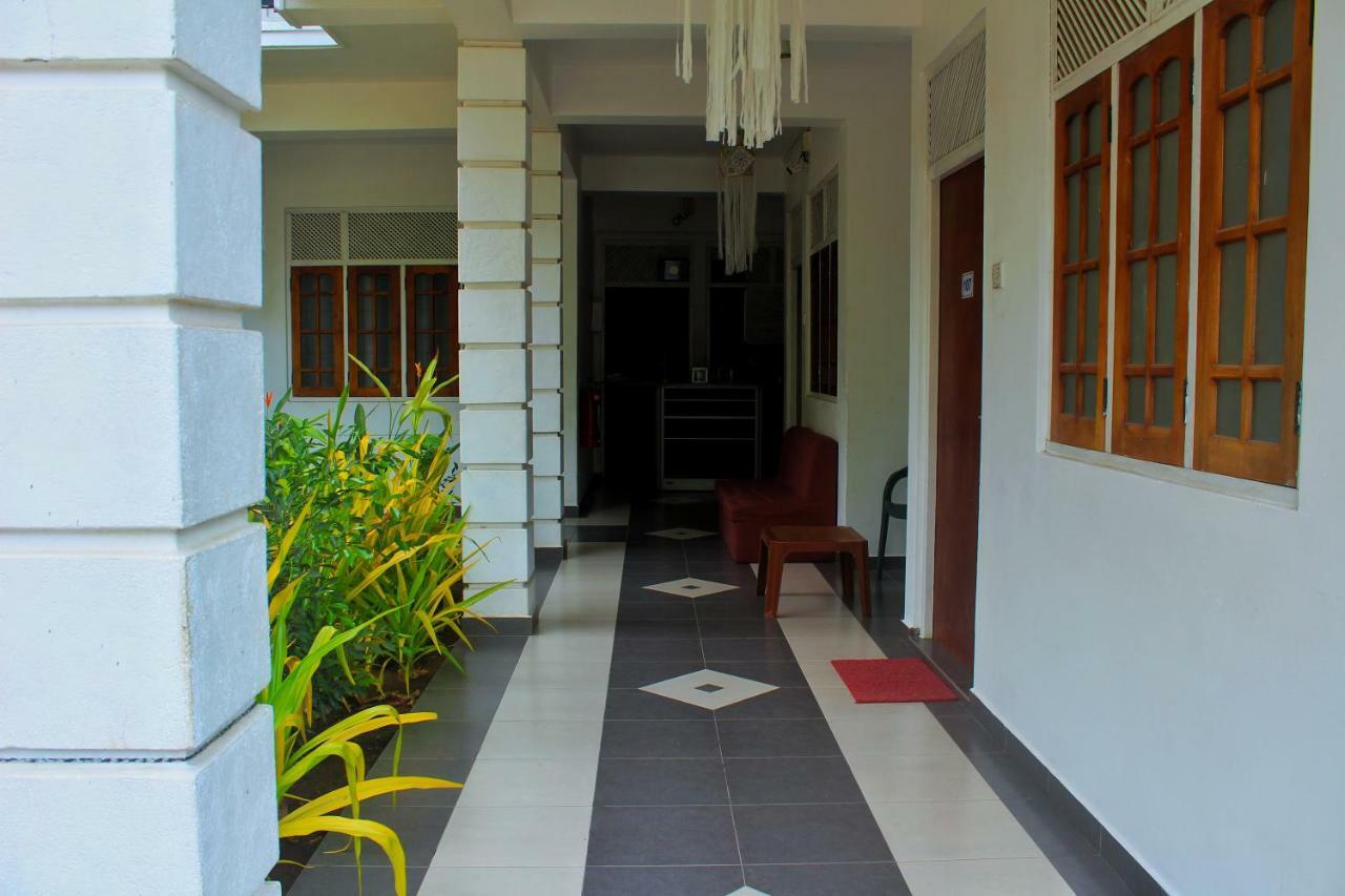 Hotel Senora Катарагама Экстерьер фото